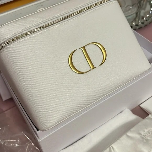 DiorVanity Case—Headband-Towel- Full Size Hyalushot - Picture 13 of 16